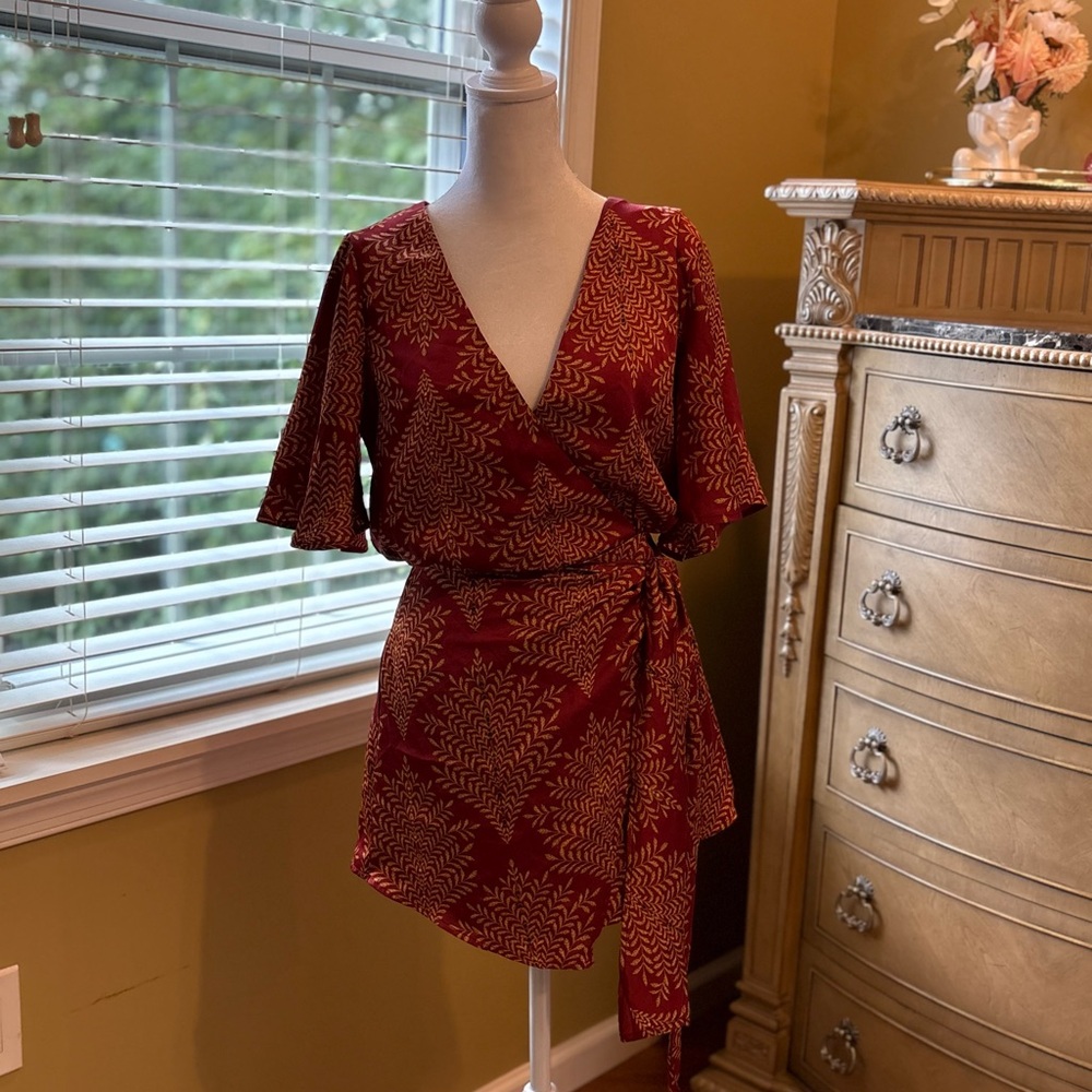NWOT Selfie Silk Romper